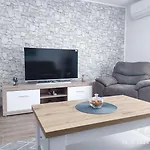 With Parking Space Kosinozici, - 23146 Apartamento