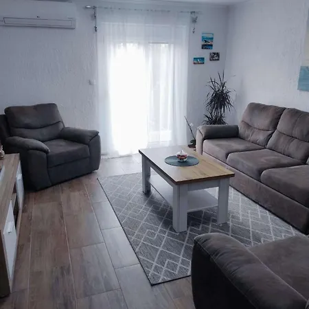 With Parking Space Kosinozici, - 23146 Porec